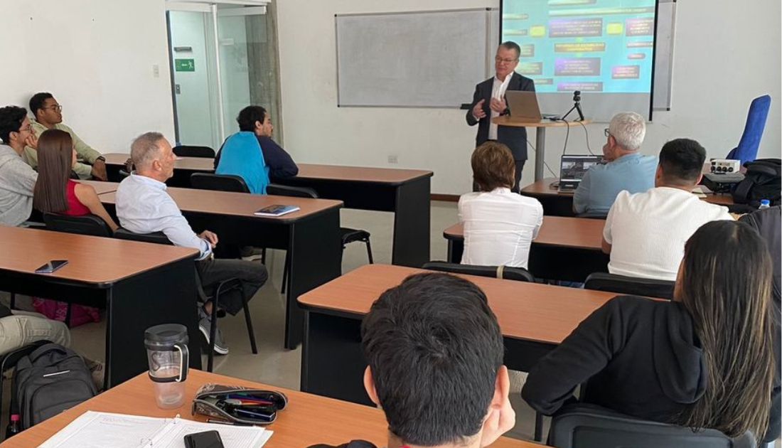 Patrocinio del encuentro «Conversando con Egresados» en la asignatura Metodología de Diseño para estudiantes de Ingeniería Mecánica
